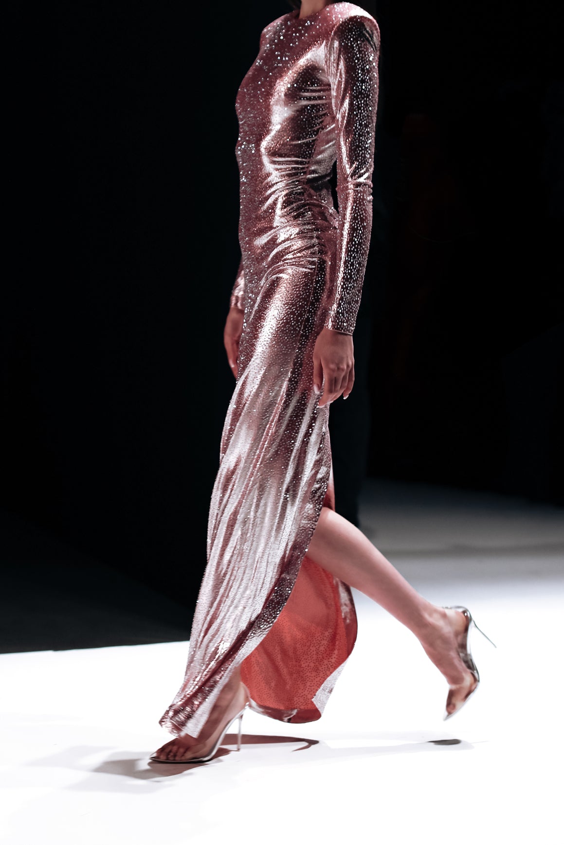From Runway to Red Carpet: The Best Fashion Glue Solutions That Actually Work